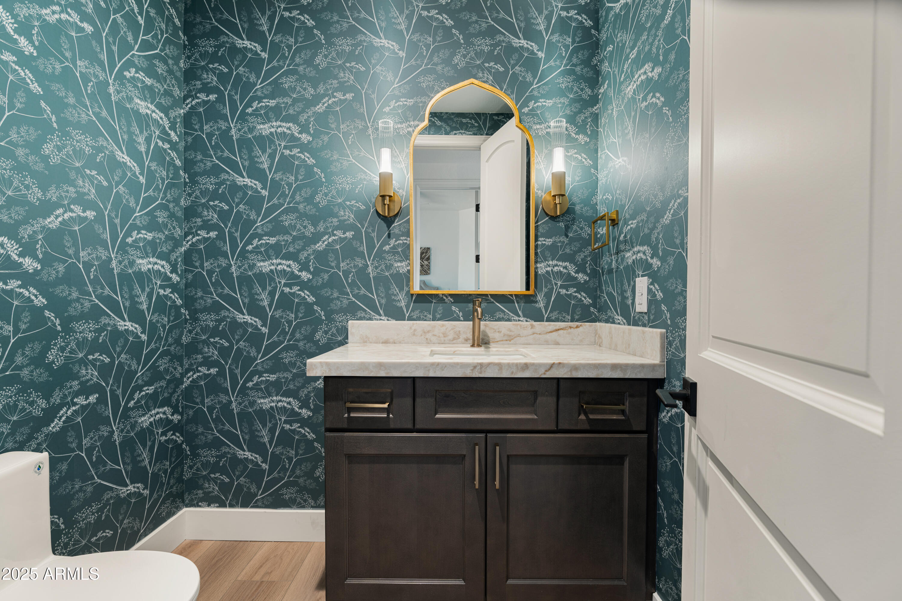 8905 E MOUNTAIN SPRING Road