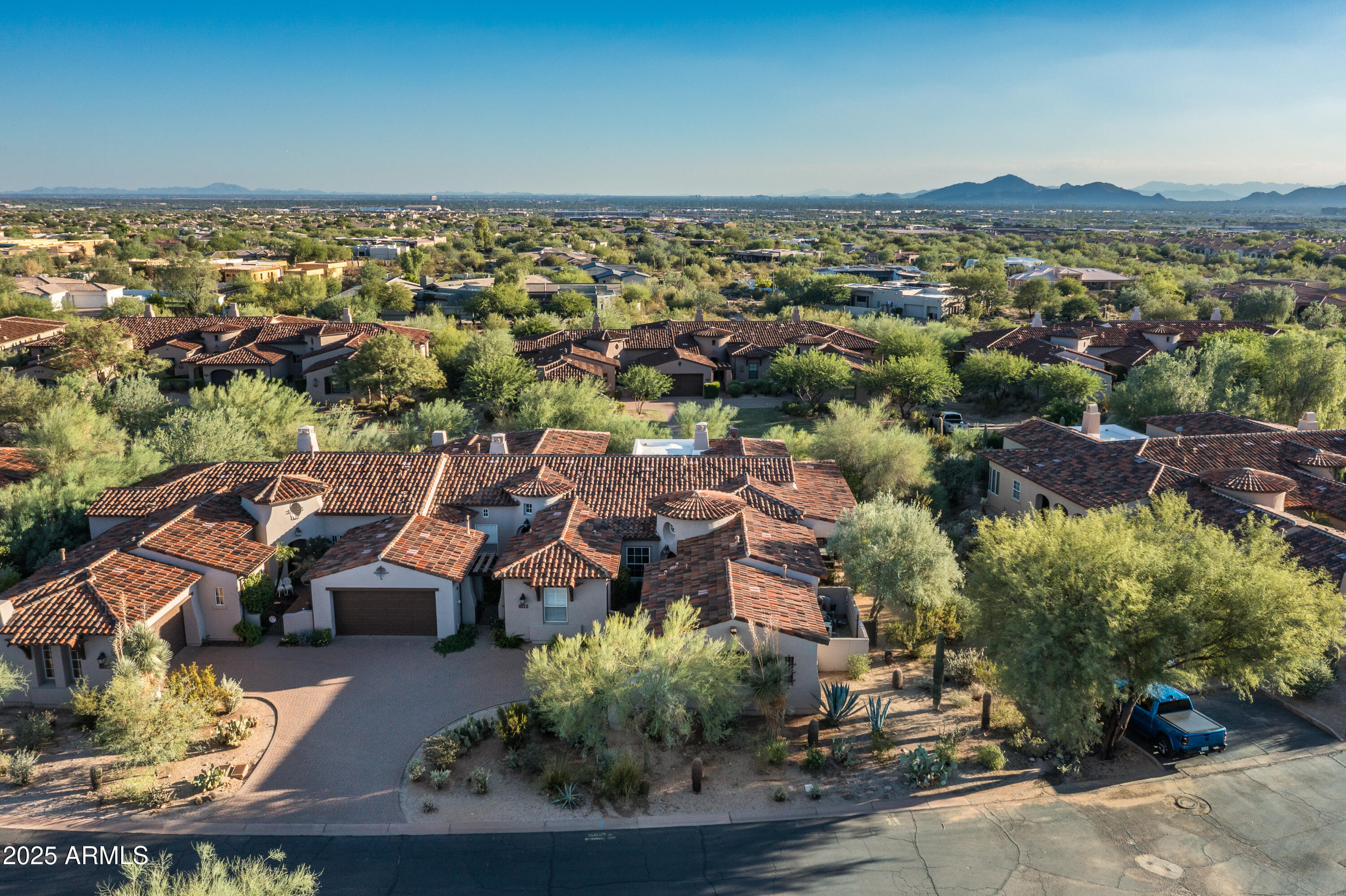 8905 E MOUNTAIN SPRING Road