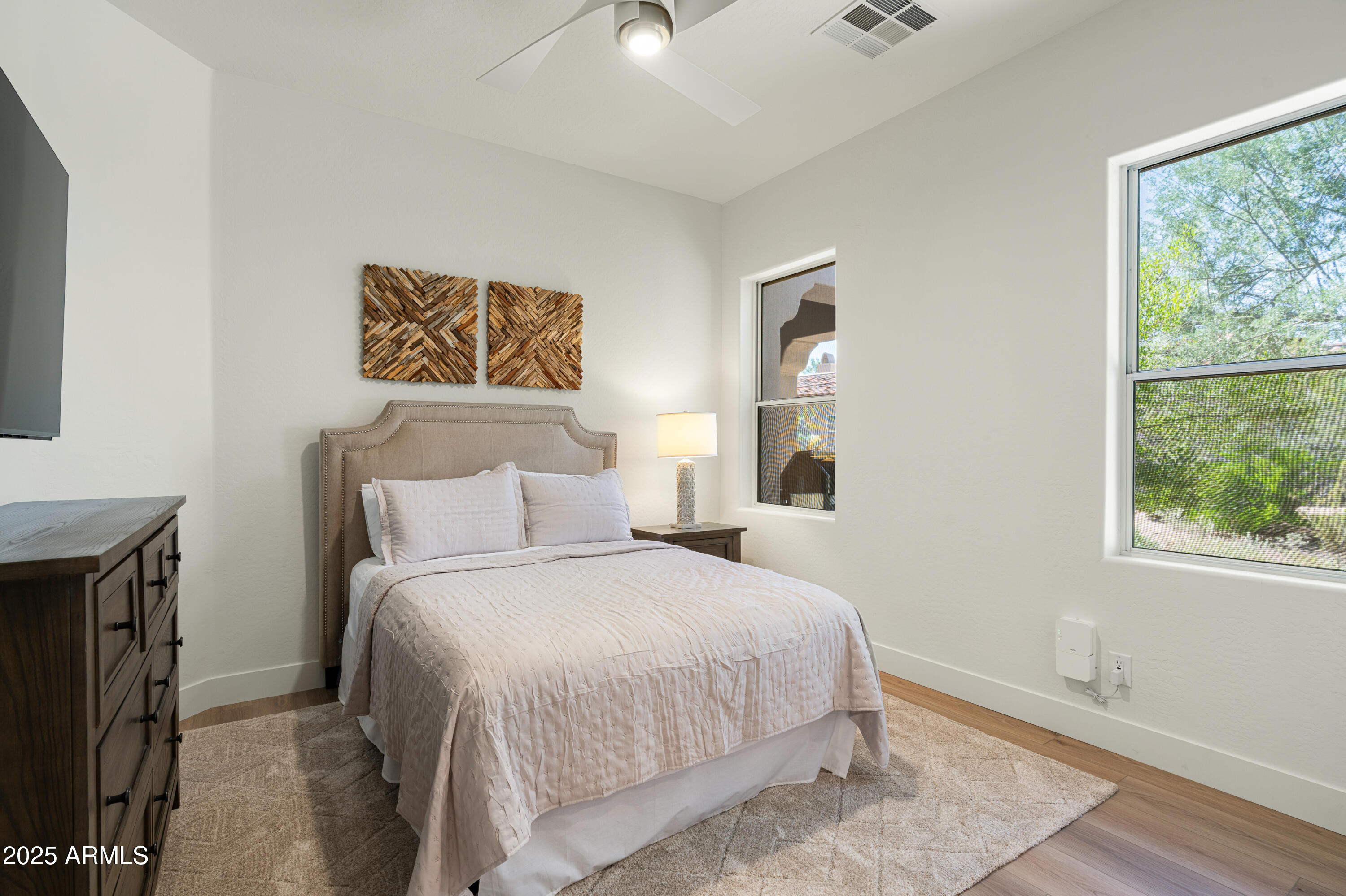 8905 E MOUNTAIN SPRING Road