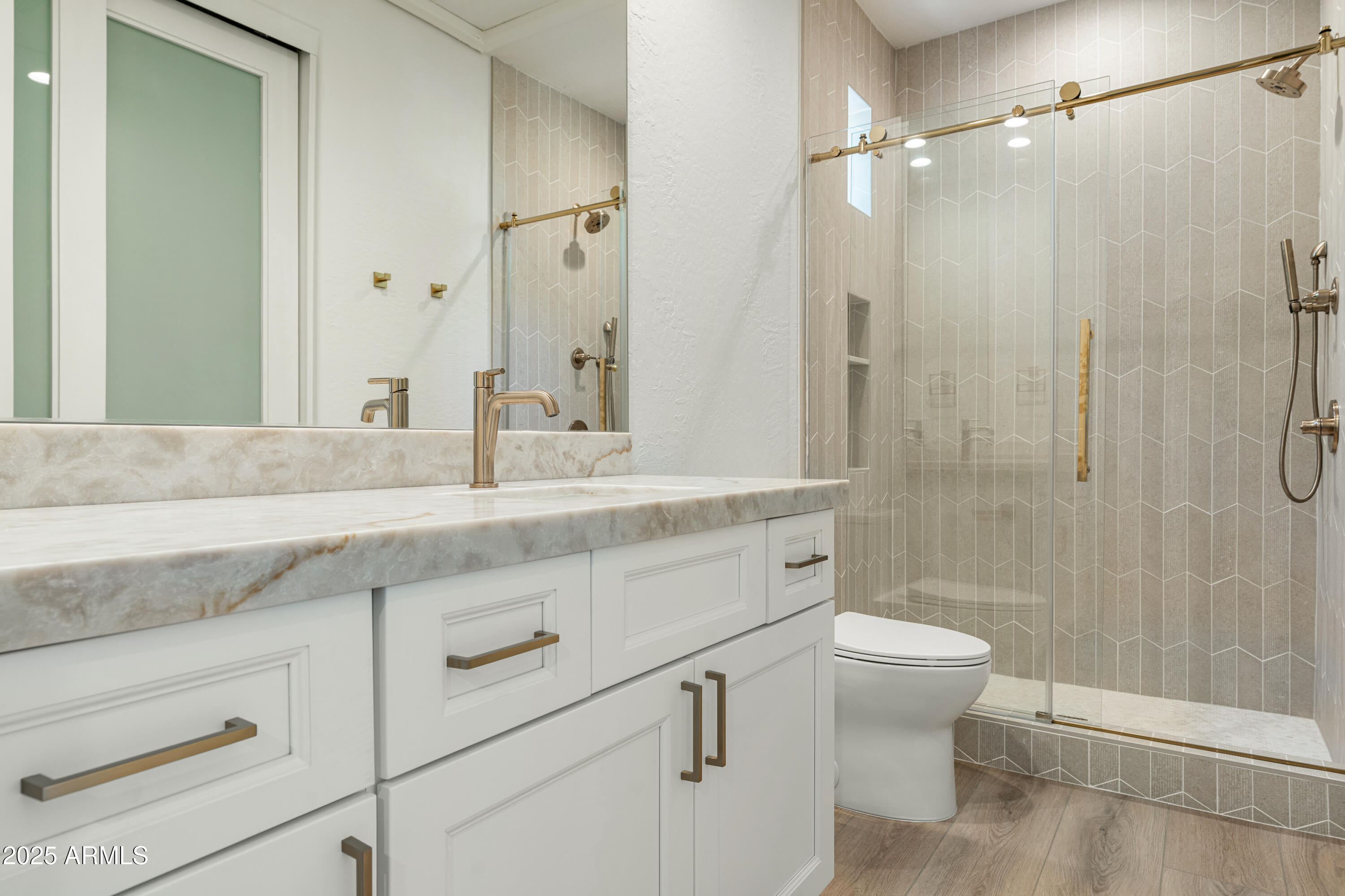 8905 E MOUNTAIN SPRING Road