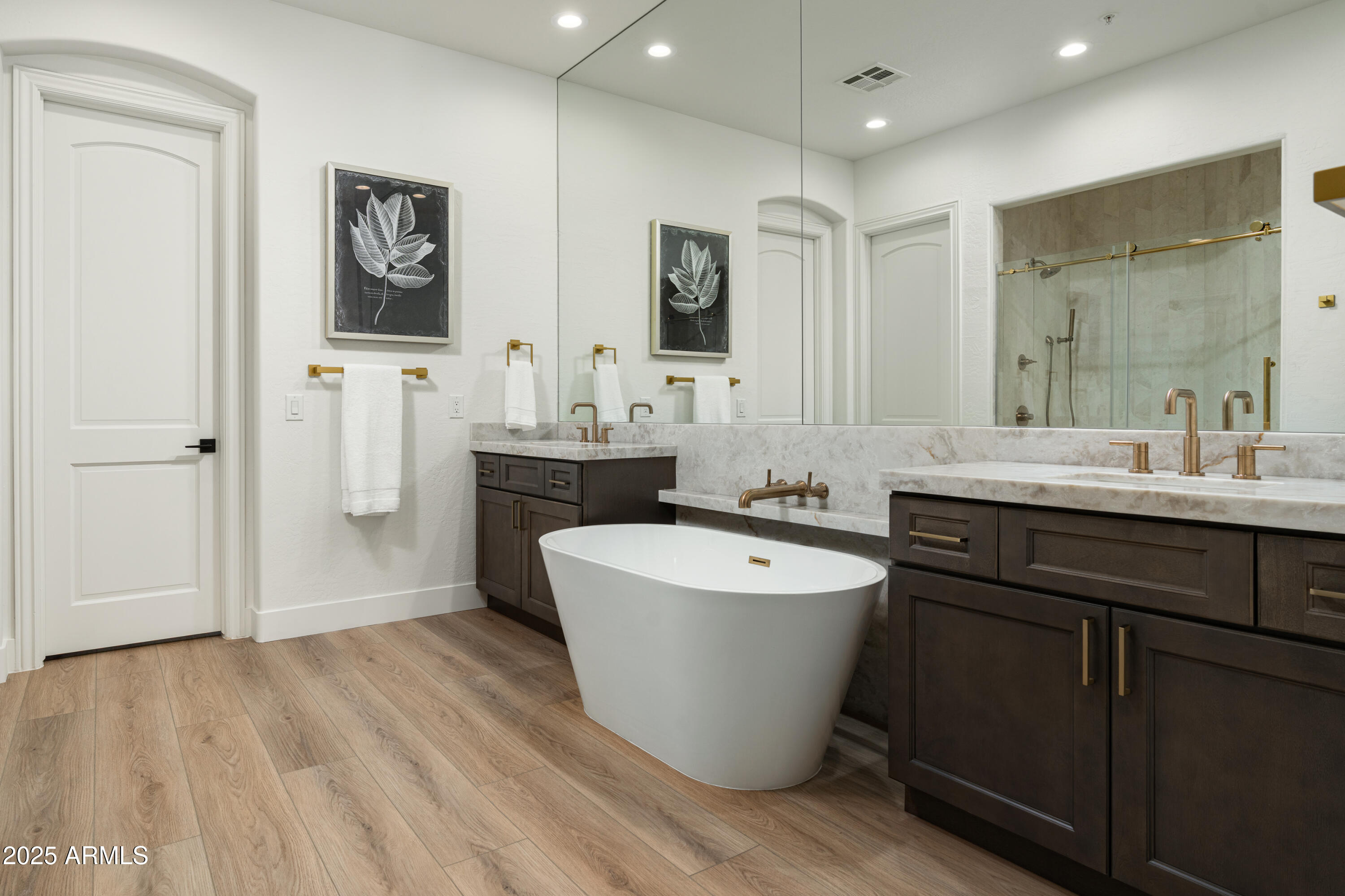 8905 E MOUNTAIN SPRING Road