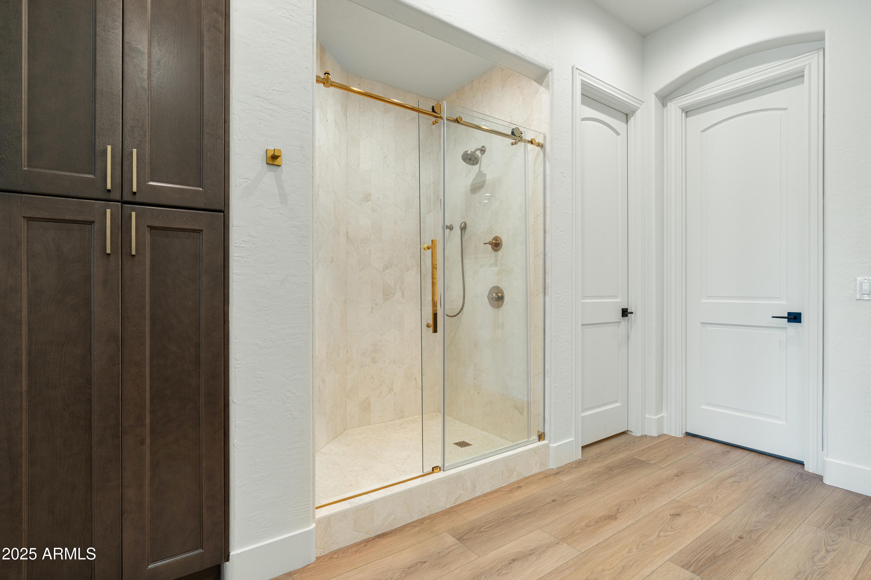 8905 E MOUNTAIN SPRING Road