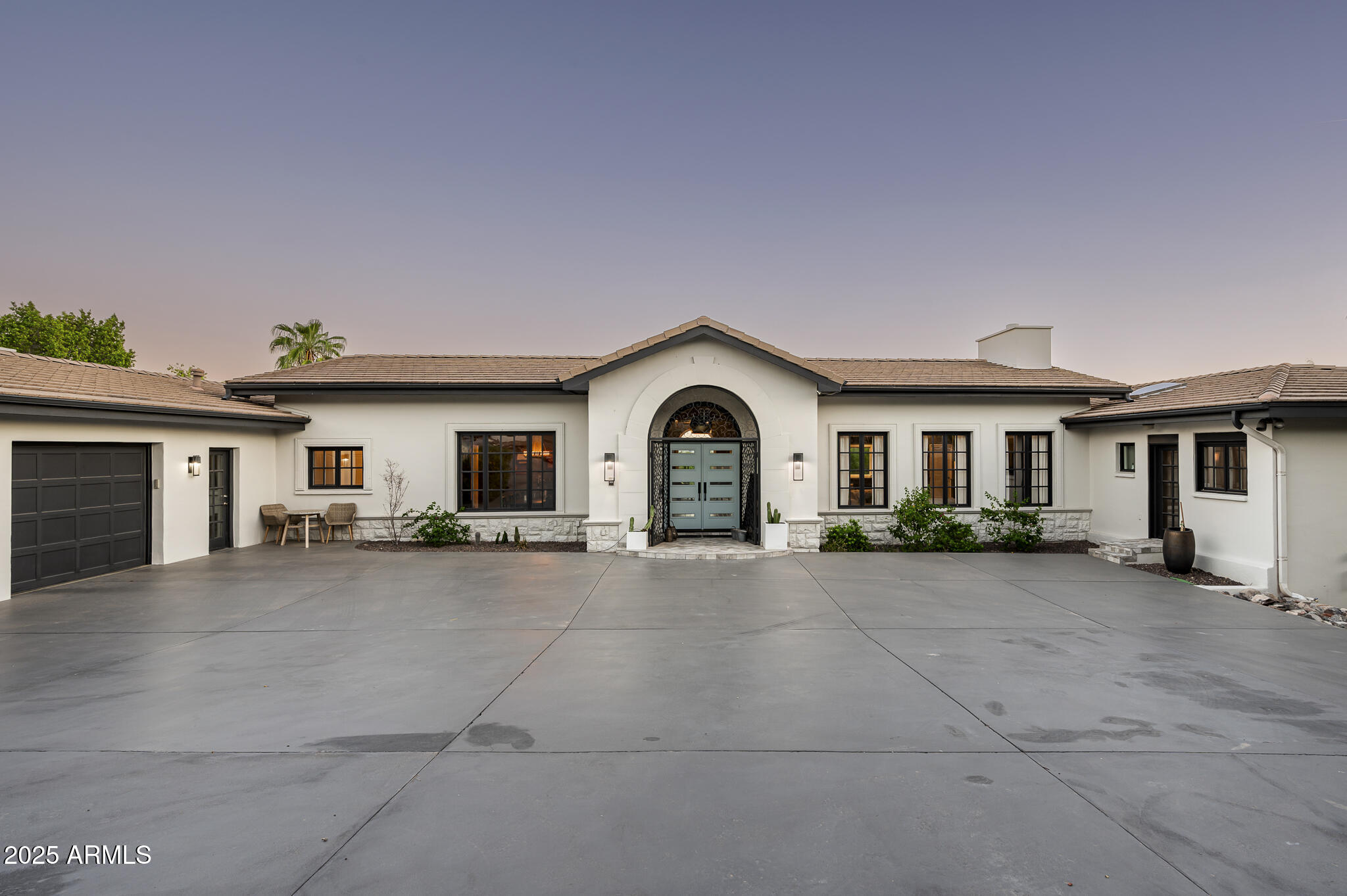 3977 E Paradise View Drive