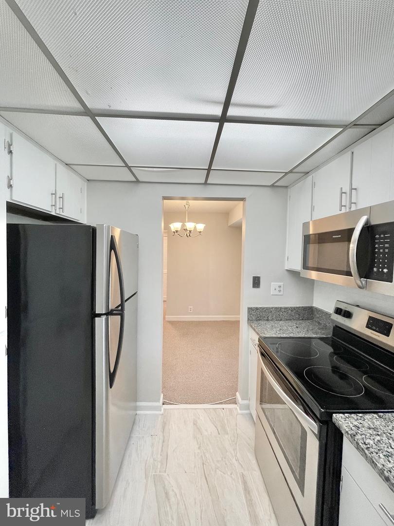 2883 S ABINGDON STREET Unit: B1