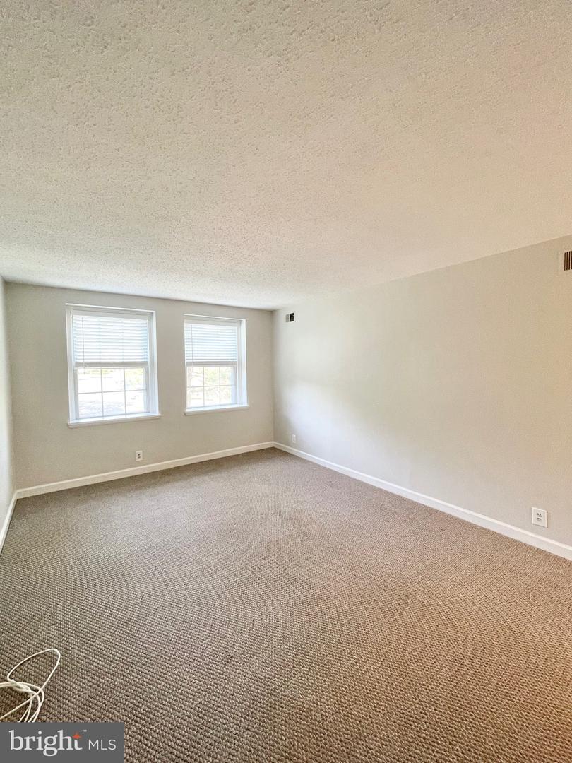 2883 S ABINGDON STREET Unit: B1