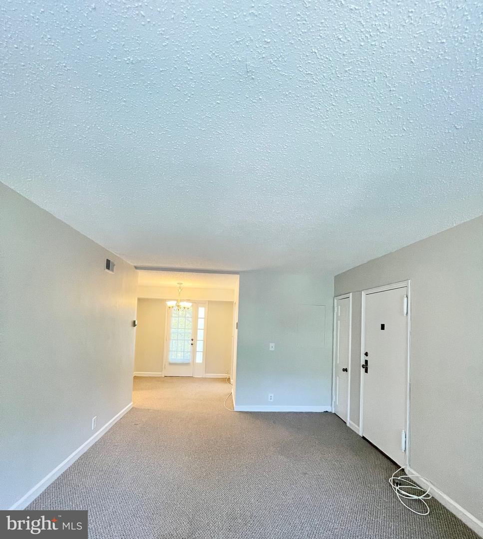 2883 S ABINGDON STREET Unit: B1