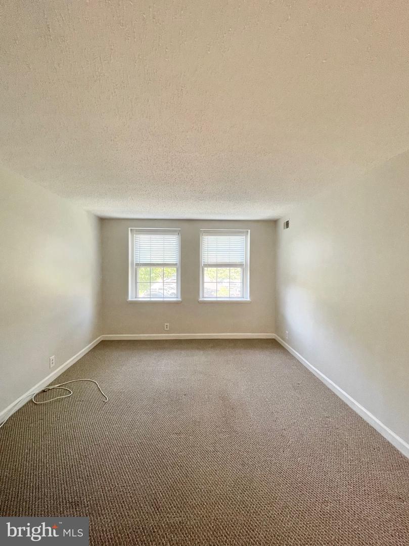 2883 S ABINGDON STREET Unit: B1