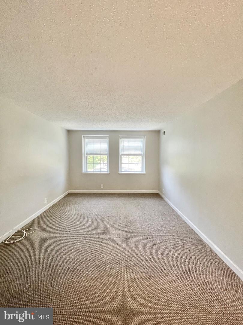 2883 S ABINGDON STREET Unit: B1