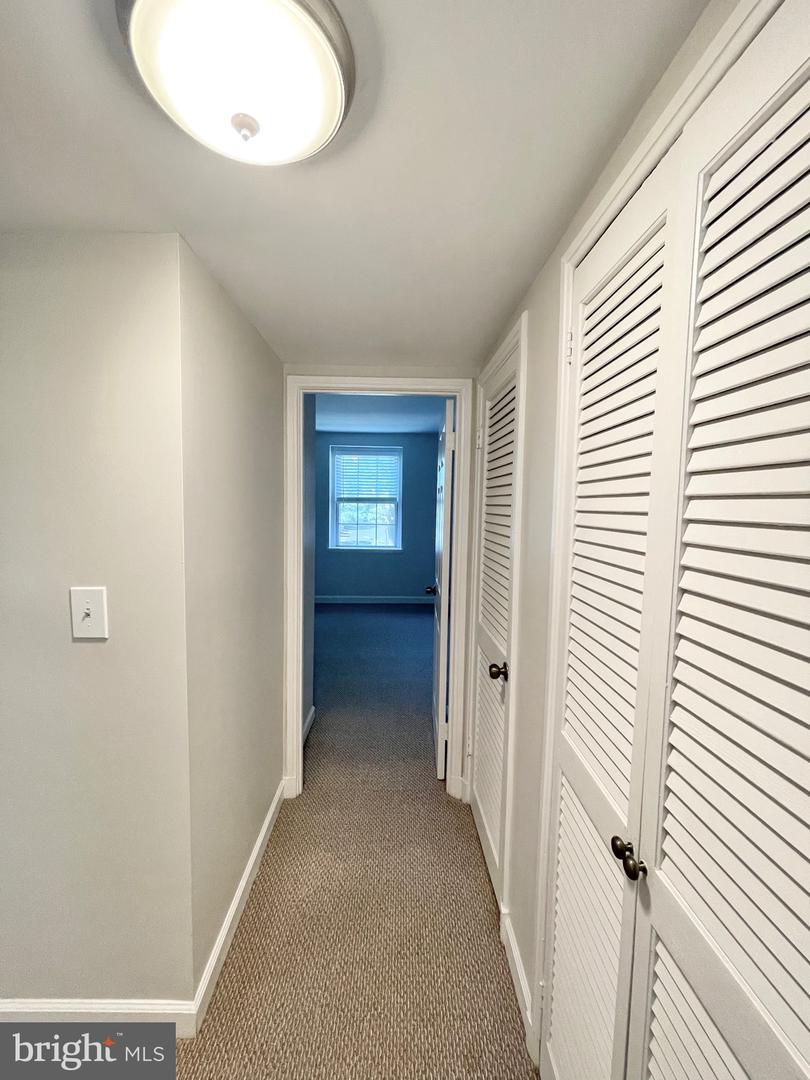 2883 S ABINGDON STREET Unit: B1