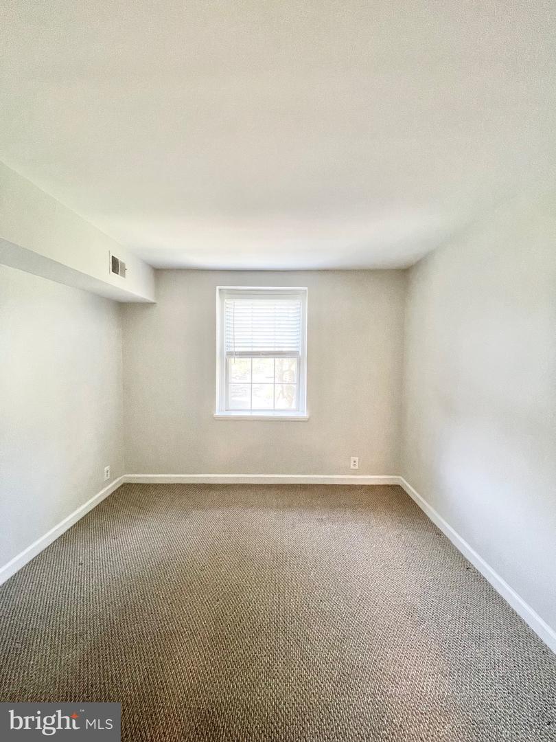 2883 S ABINGDON STREET Unit: B1