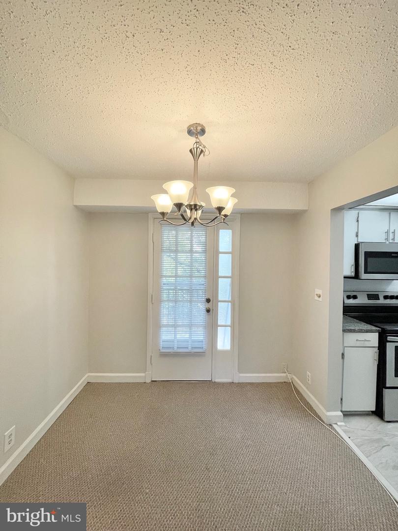 2883 S ABINGDON STREET Unit: B1