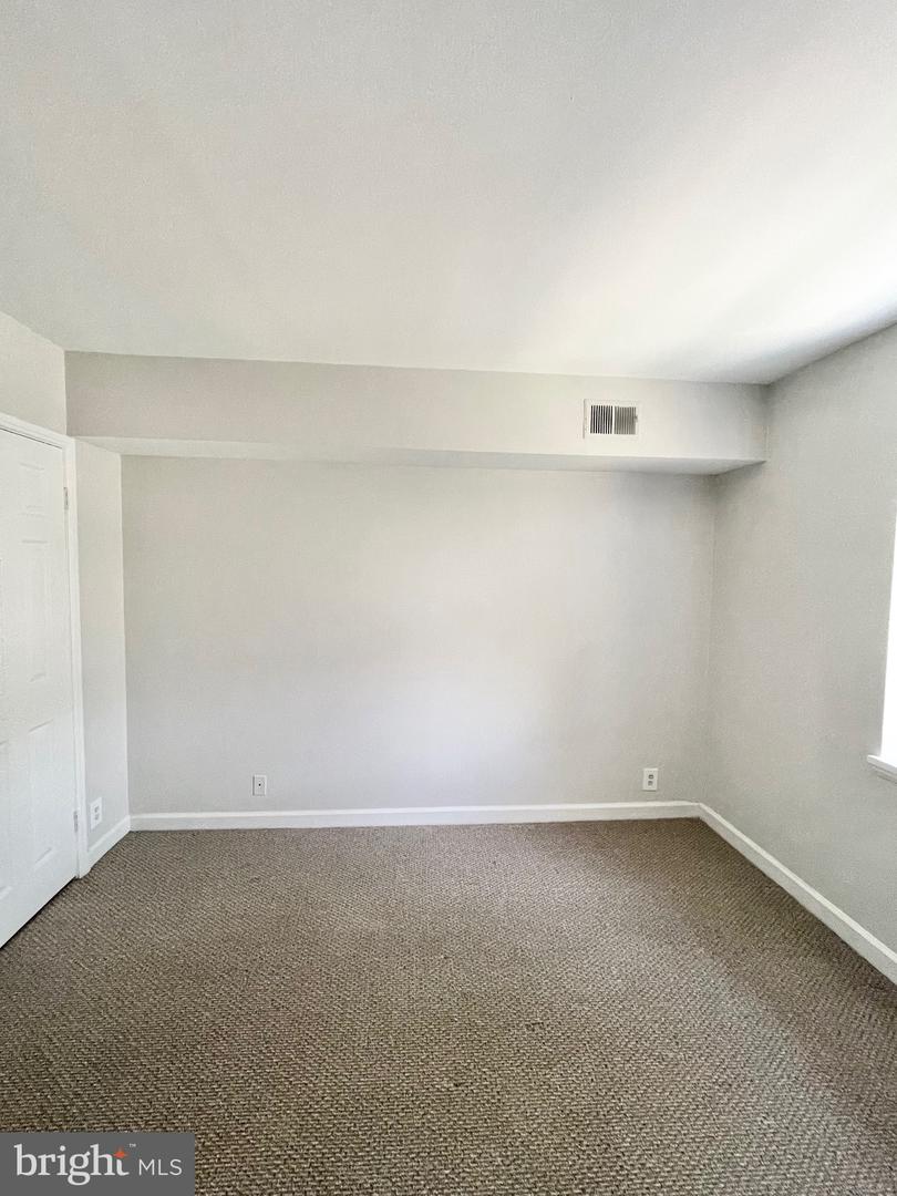 2883 S ABINGDON STREET Unit: B1