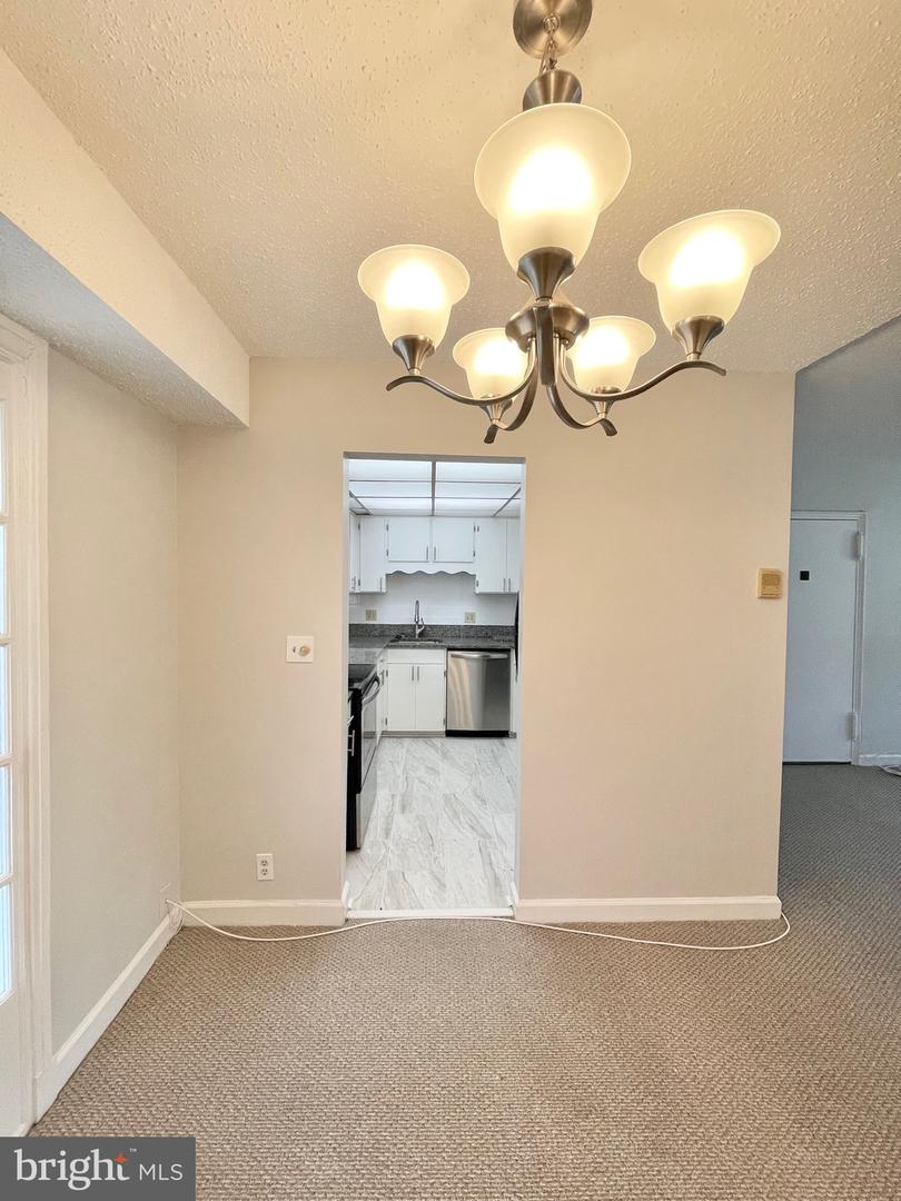 2883 S ABINGDON STREET Unit: B1