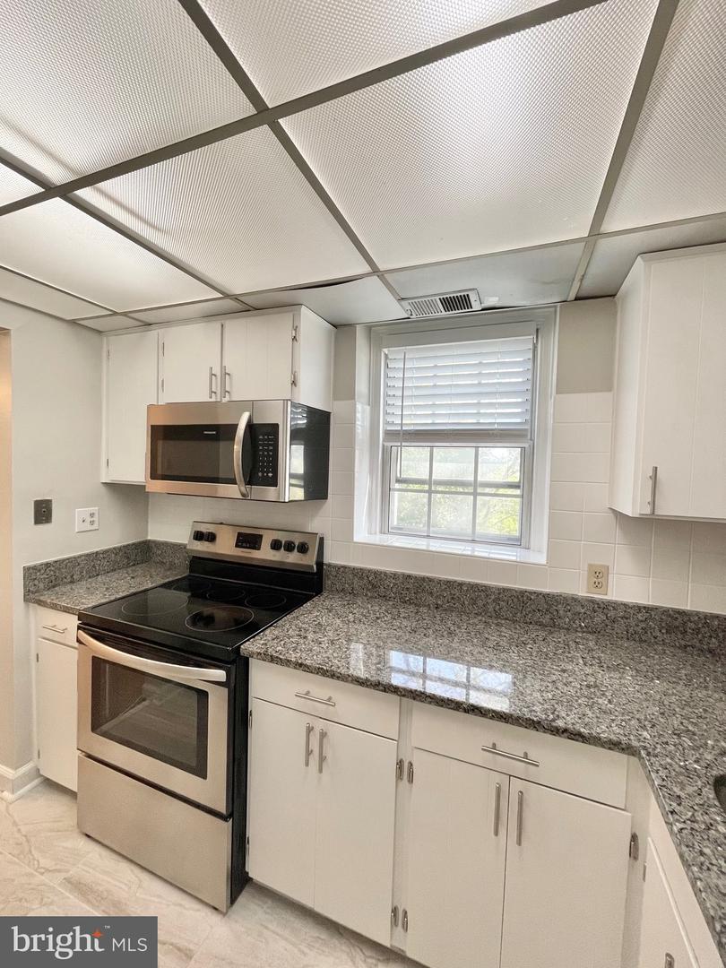 2883 S ABINGDON STREET Unit: B1