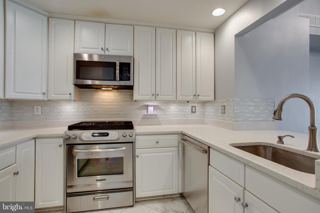 2310 14TH STREET N Unit: 402
