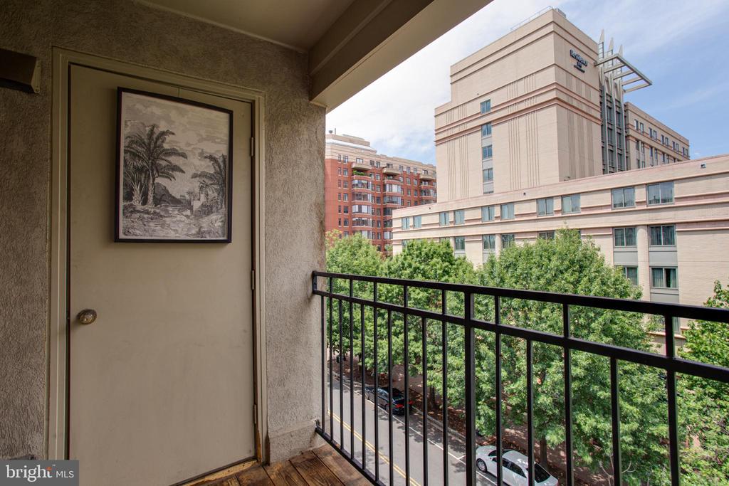 2310 14TH STREET N Unit: 402