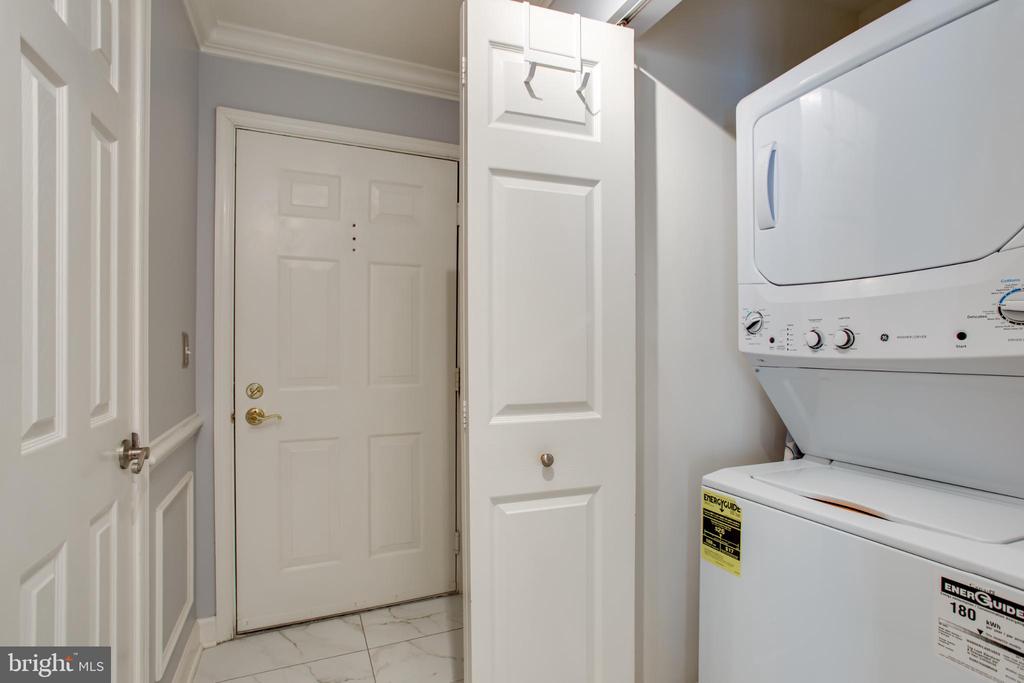 2310 14TH STREET N Unit: 402