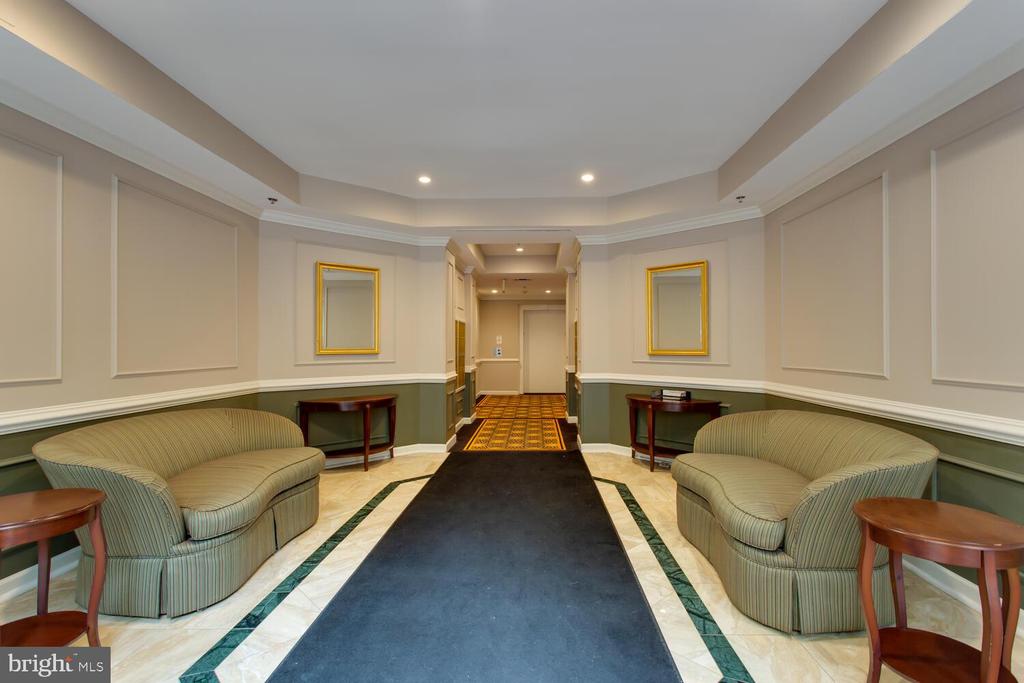 2310 14TH STREET N Unit: 402