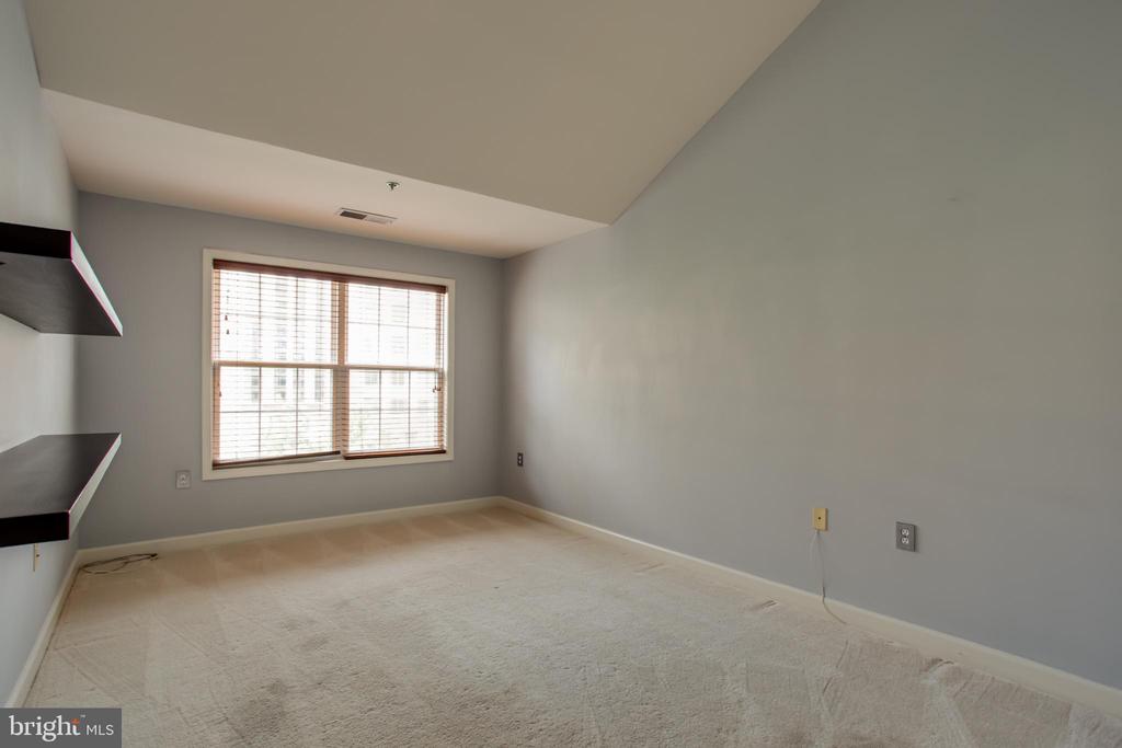 2310 14TH STREET N Unit: 402