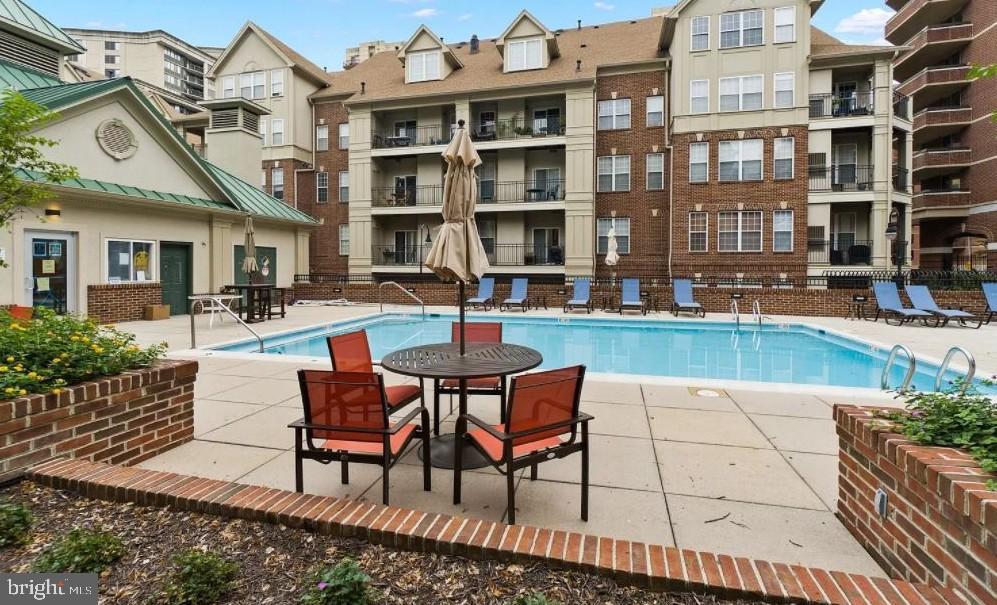 2310 14TH STREET N Unit: 402