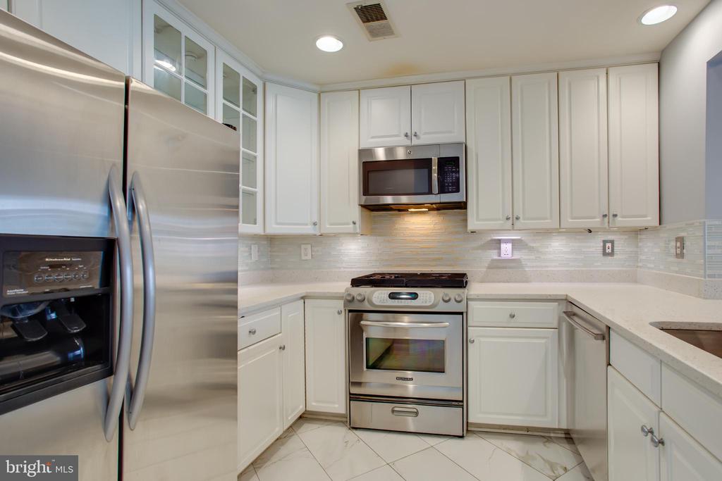 2310 14TH STREET N Unit: 402