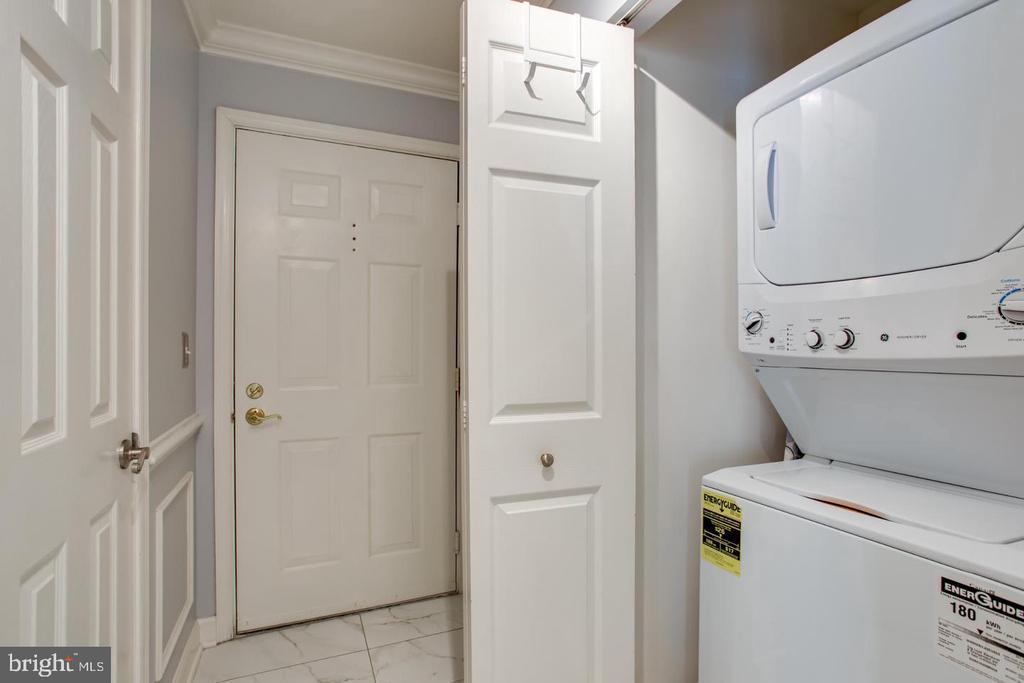 2310 14TH STREET N Unit: 402