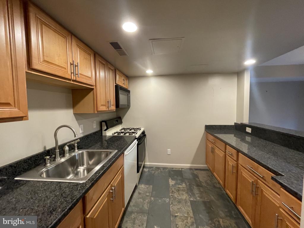 485 N ARMISTEAD STREET Unit: T3