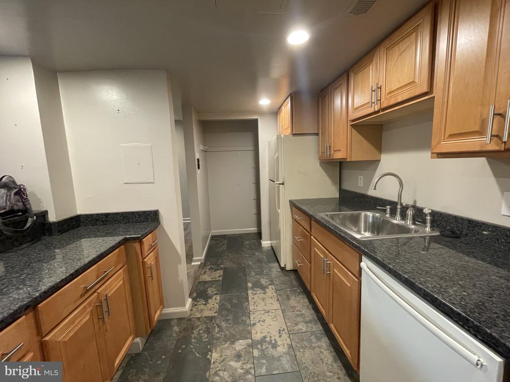 485 N ARMISTEAD STREET Unit: T3