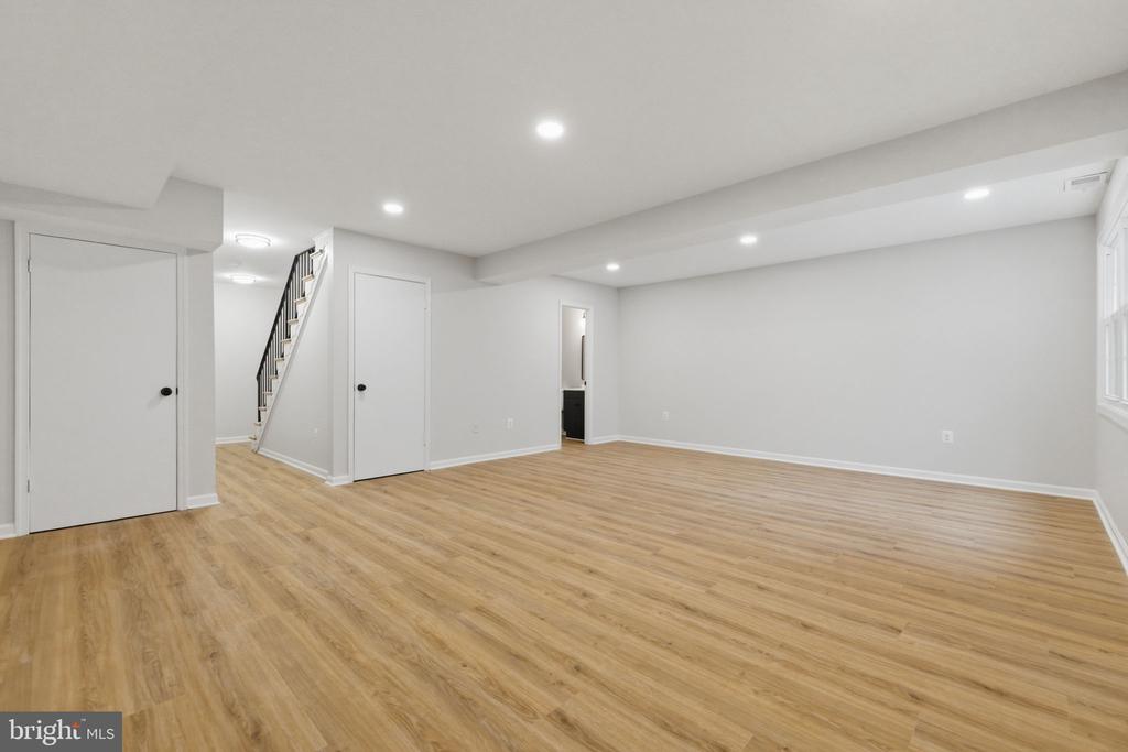 3262 CAMBRIDGE COURT