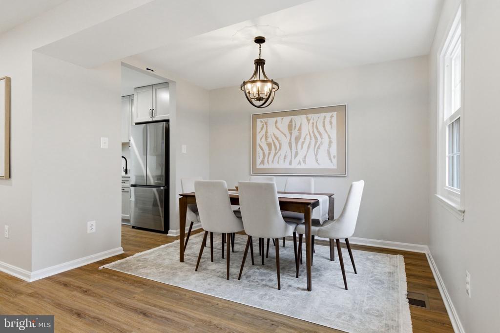 3262 CAMBRIDGE COURT
