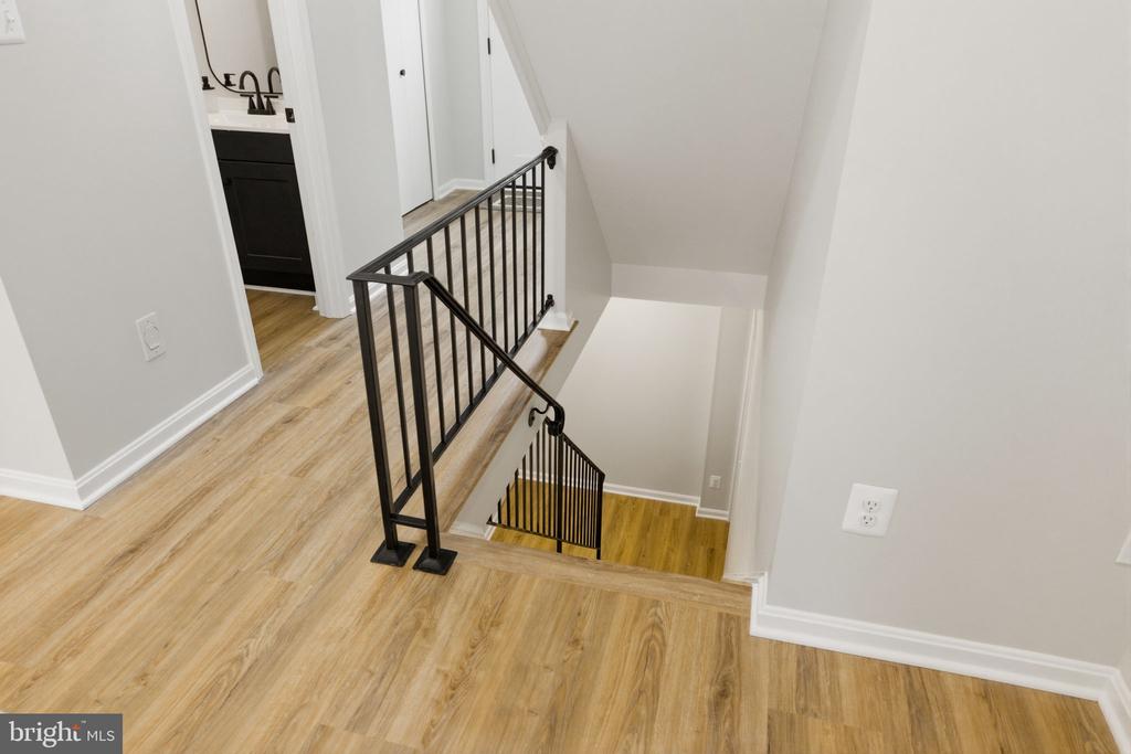3262 CAMBRIDGE COURT