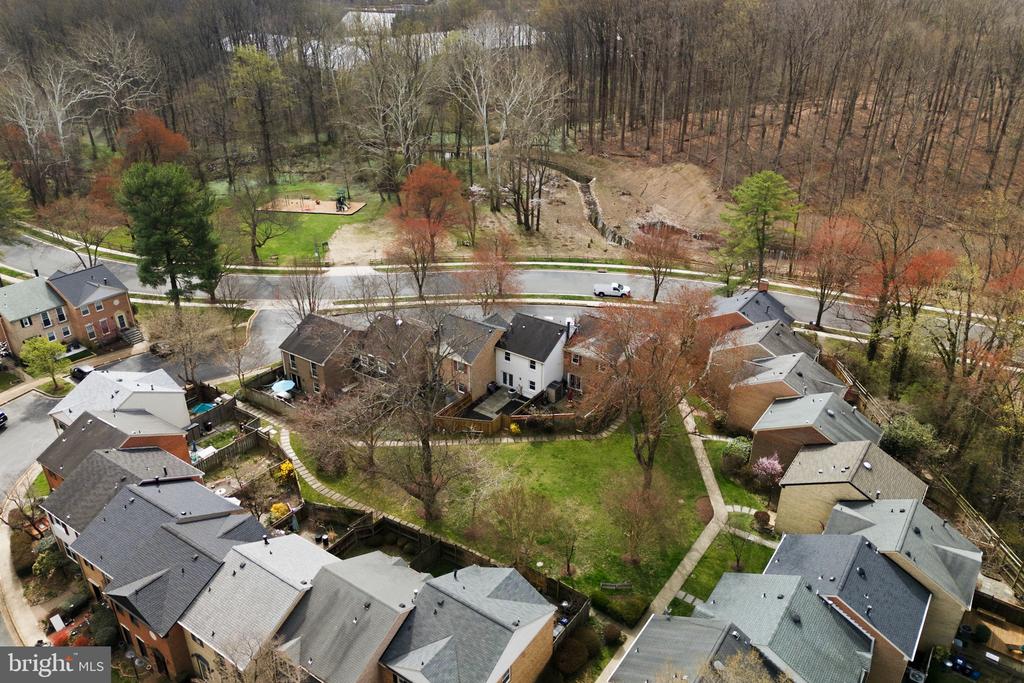 3262 CAMBRIDGE COURT