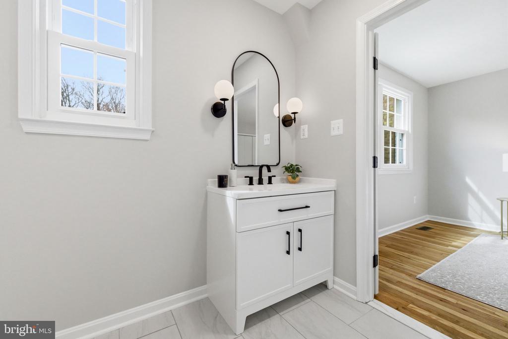 3262 CAMBRIDGE COURT