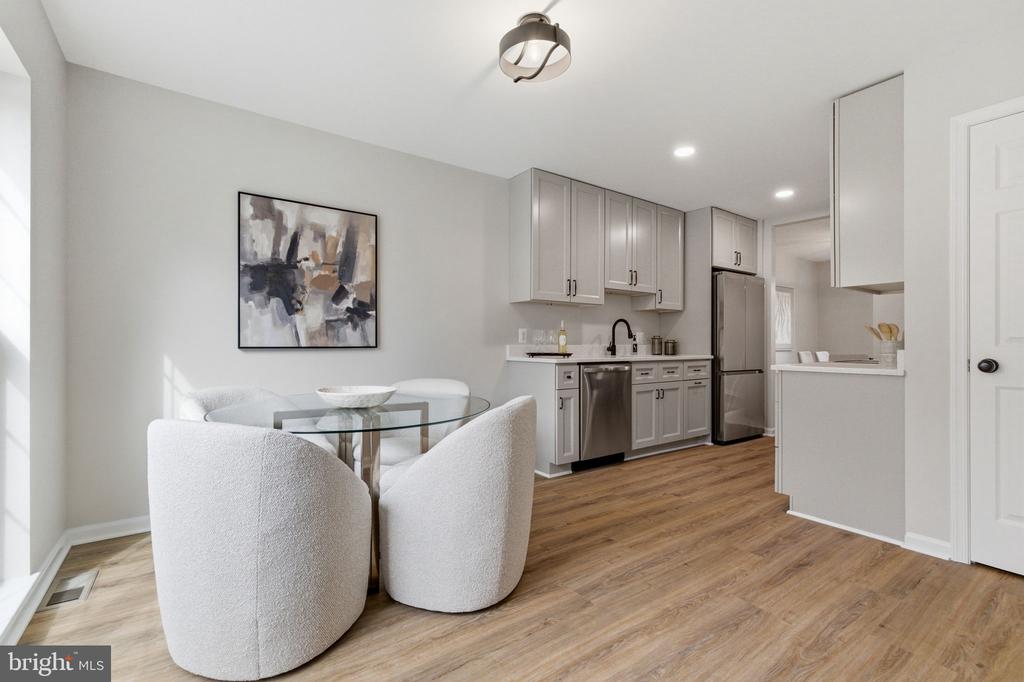 3262 CAMBRIDGE COURT