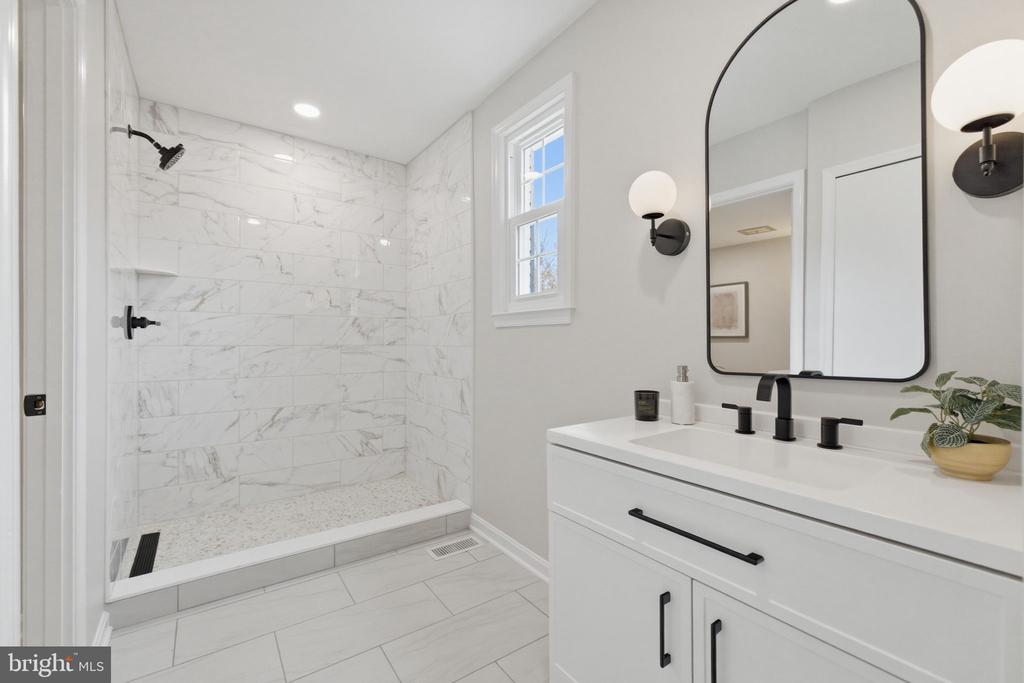 3262 CAMBRIDGE COURT