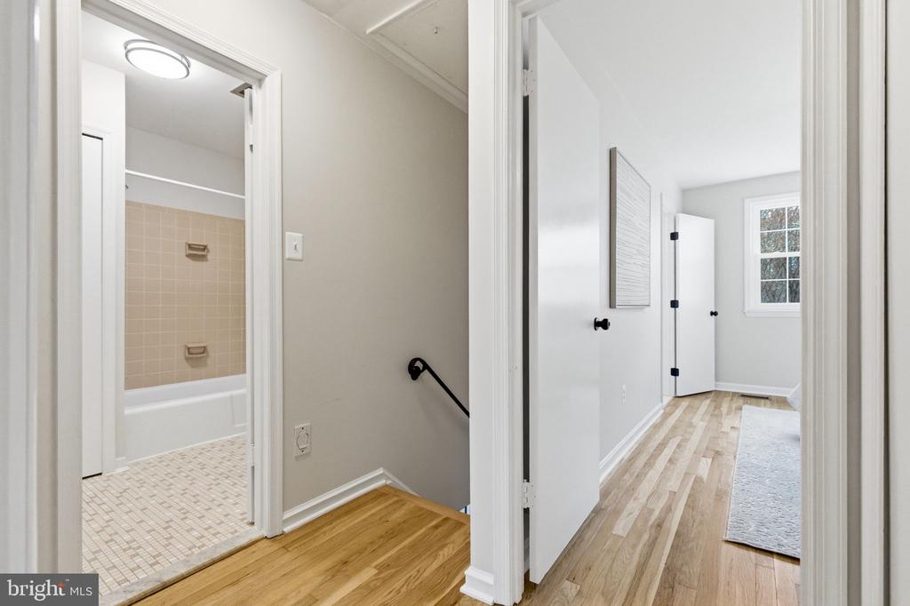 3262 CAMBRIDGE COURT