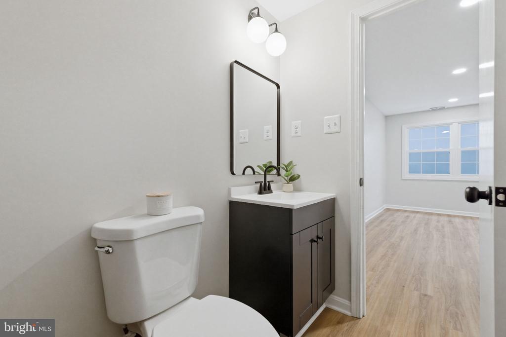 3262 CAMBRIDGE COURT
