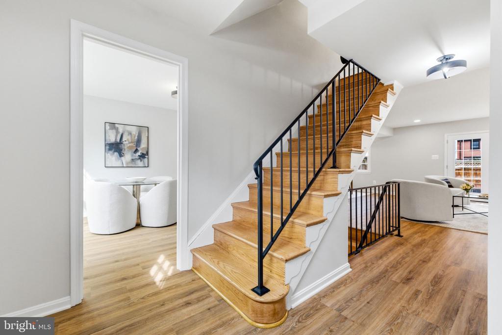 3262 CAMBRIDGE COURT