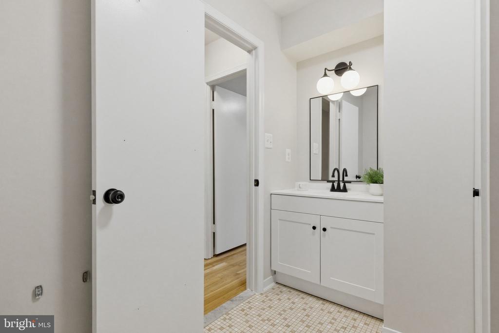 3262 CAMBRIDGE COURT