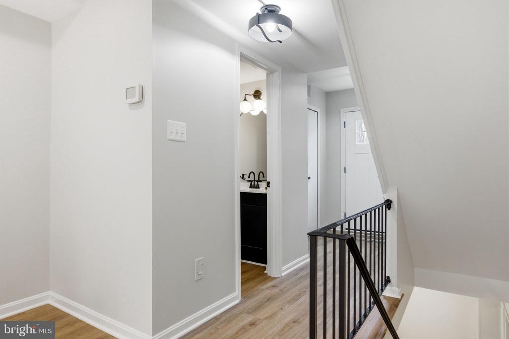 3262 CAMBRIDGE COURT