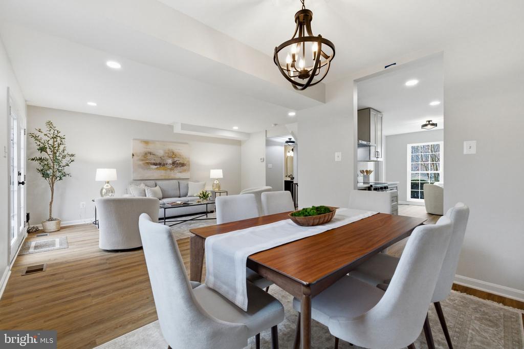3262 CAMBRIDGE COURT