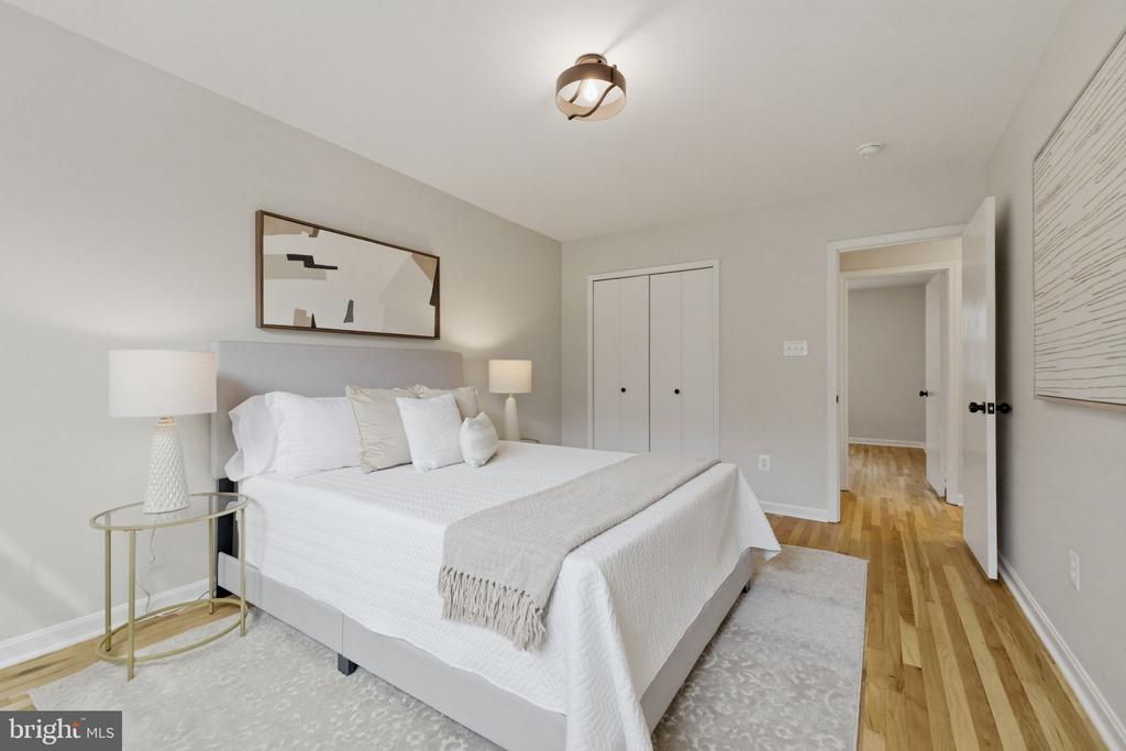 3262 CAMBRIDGE COURT