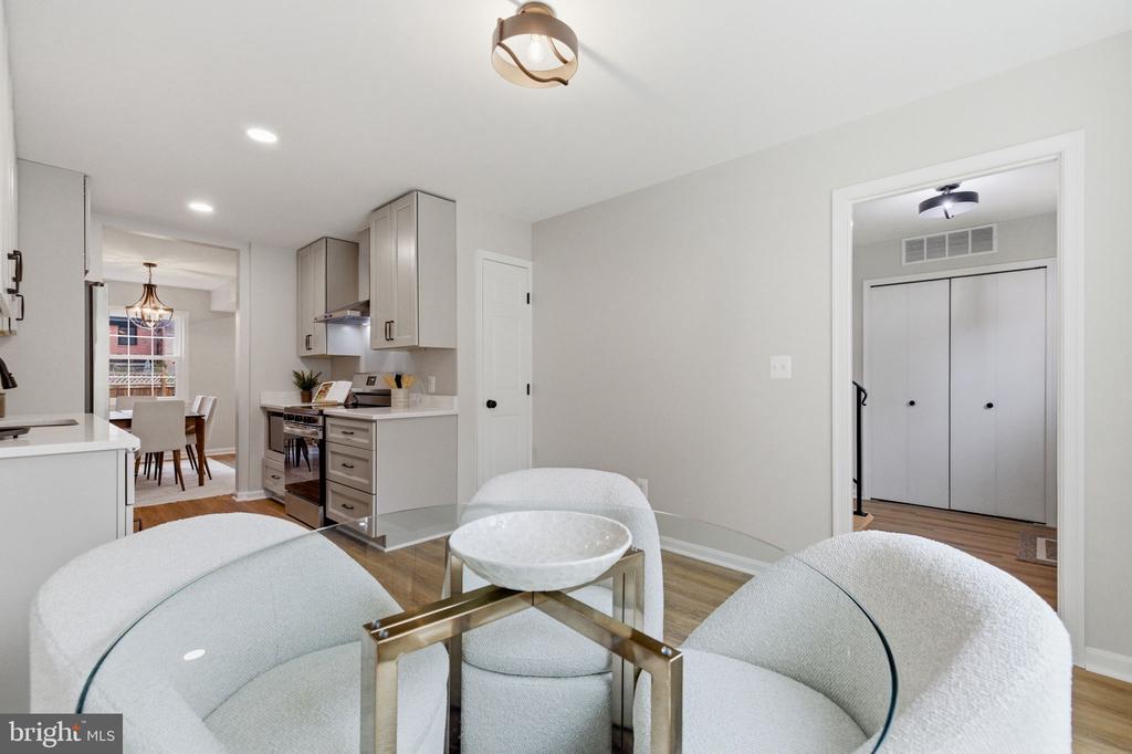 3262 CAMBRIDGE COURT