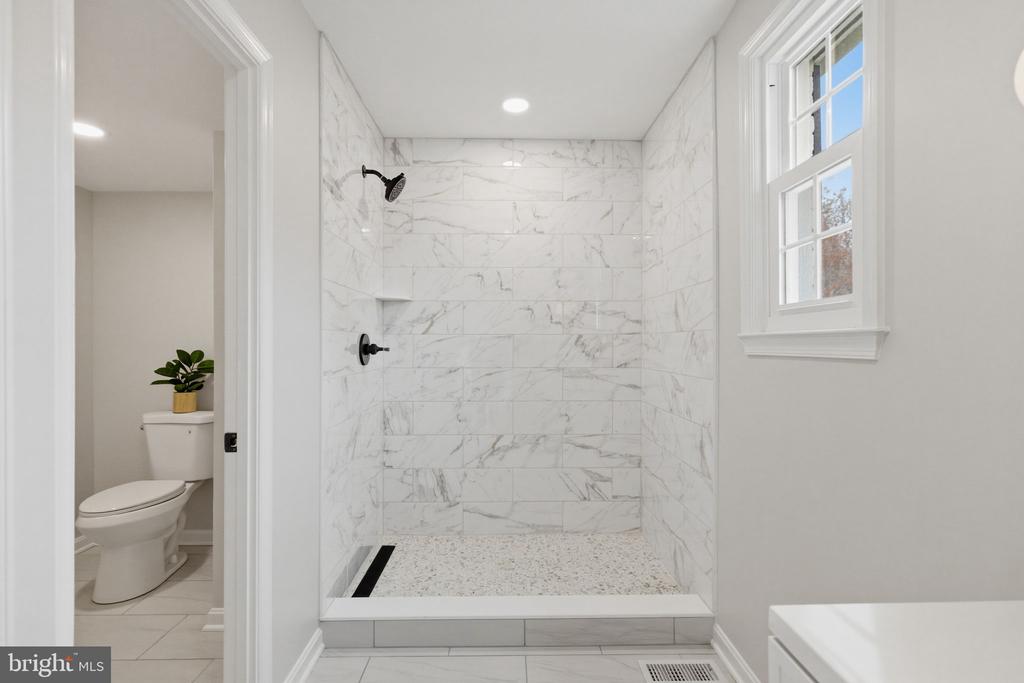 3262 CAMBRIDGE COURT
