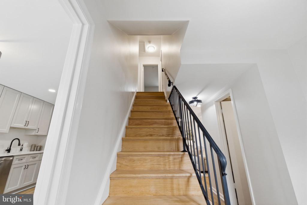 3262 CAMBRIDGE COURT
