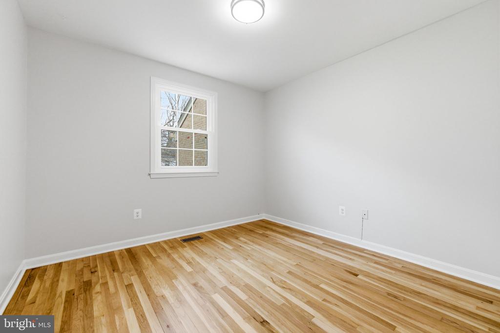 3262 CAMBRIDGE COURT