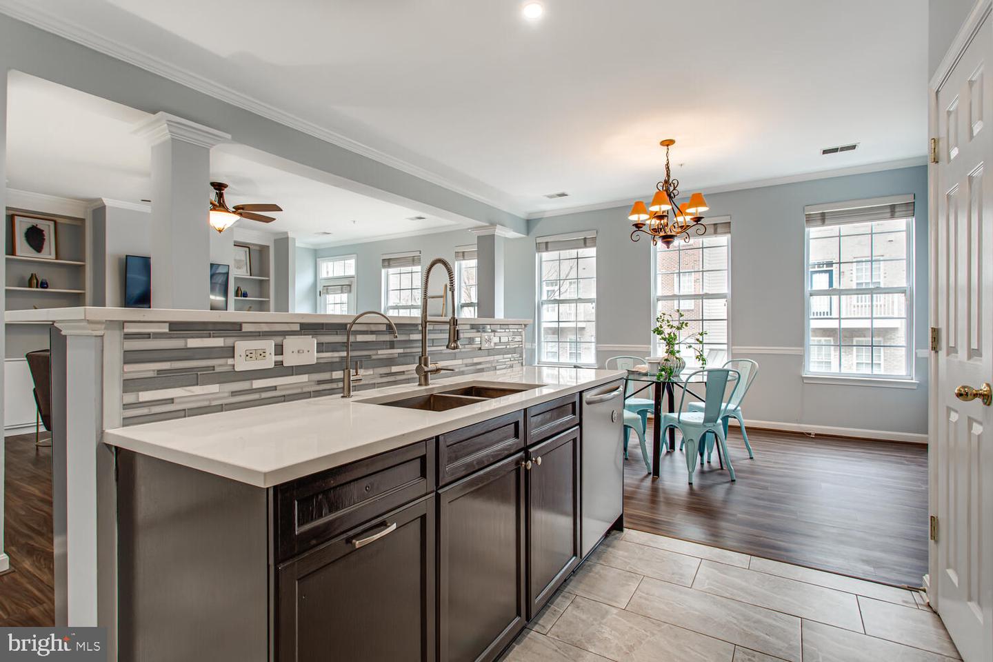 2665 MANHATTAN PLACE Unit: 305