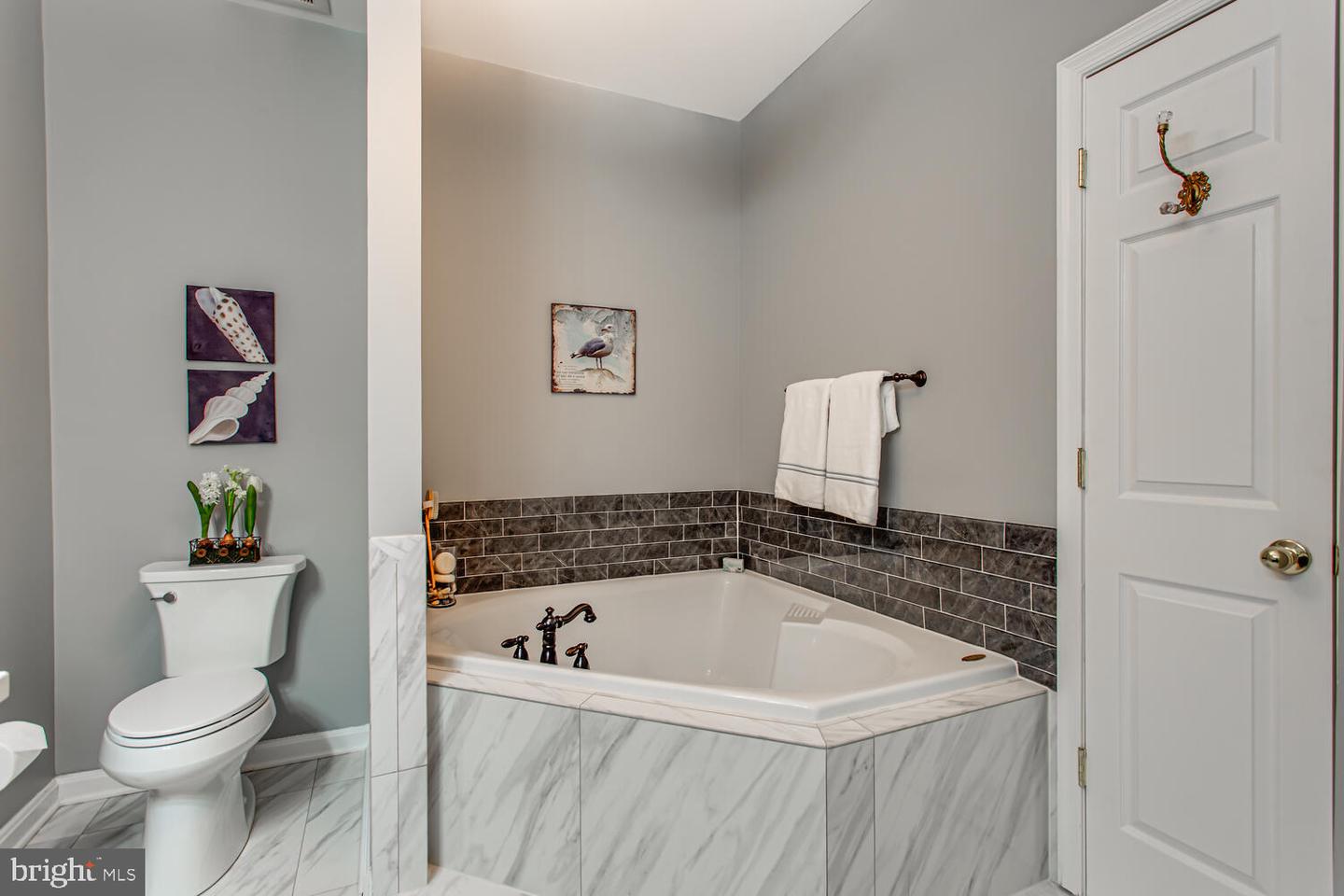 2665 MANHATTAN PLACE Unit: 305