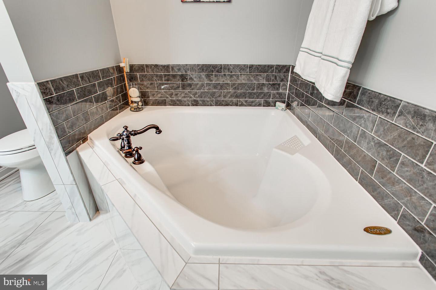 2665 MANHATTAN PLACE Unit: 305