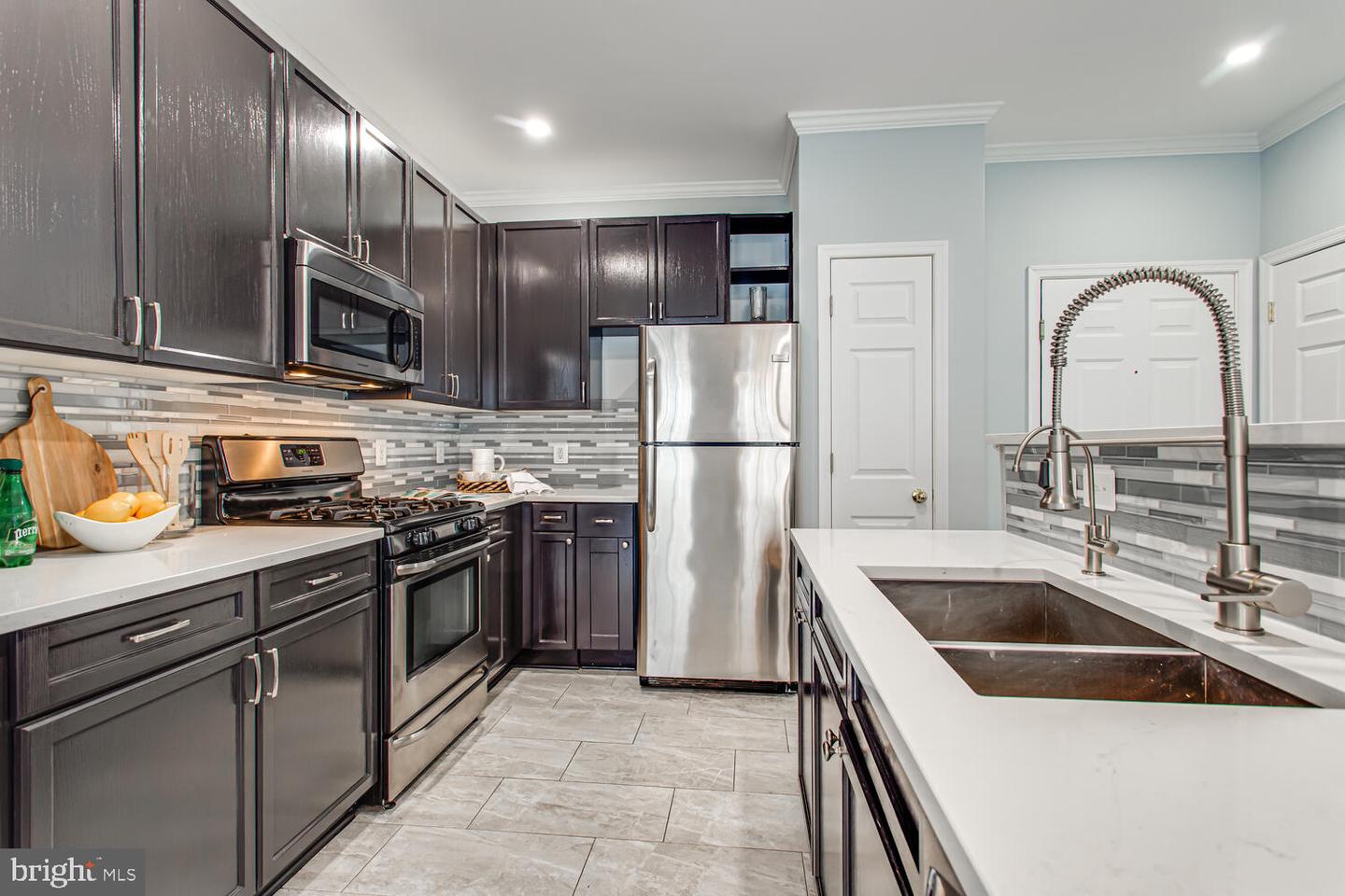 2665 MANHATTAN PLACE Unit: 305